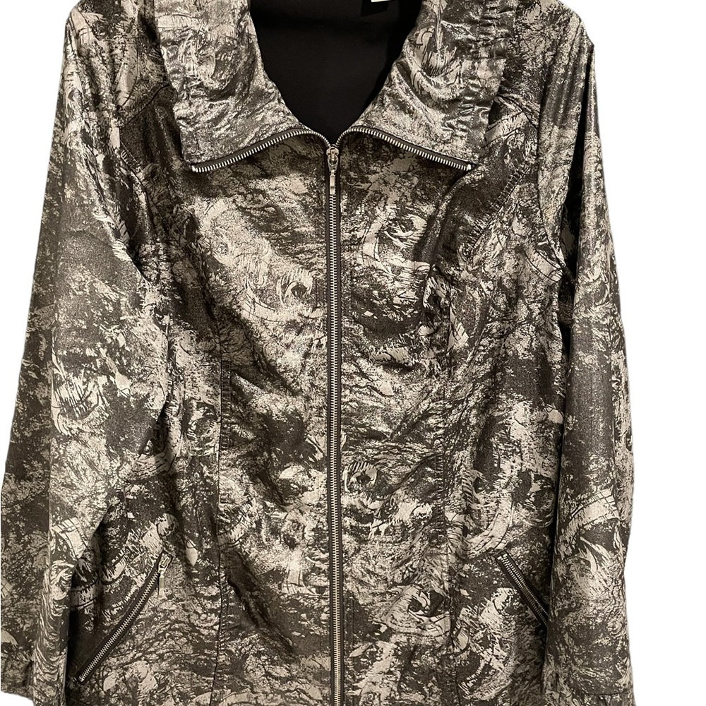Large platinum Zenergy  (chicos )size 2 sportswear jacket